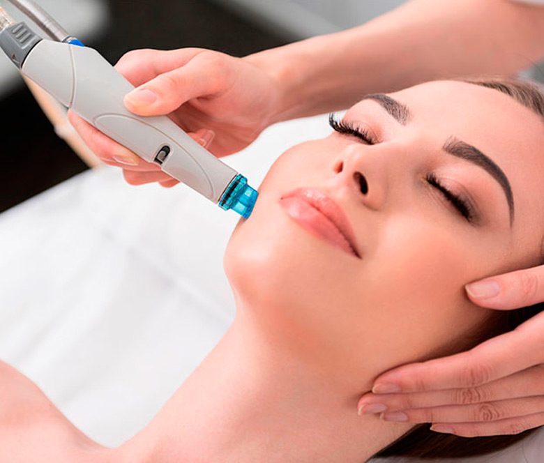 Limpieza facial HYDRA. tratamiento de higiene facial profunda no invasivo que utiliza tecnología de vórtice para limpiar, exfoliar, extraer impurezas y nutrir la piel con sueros antioxidantes en 30-60 minutos